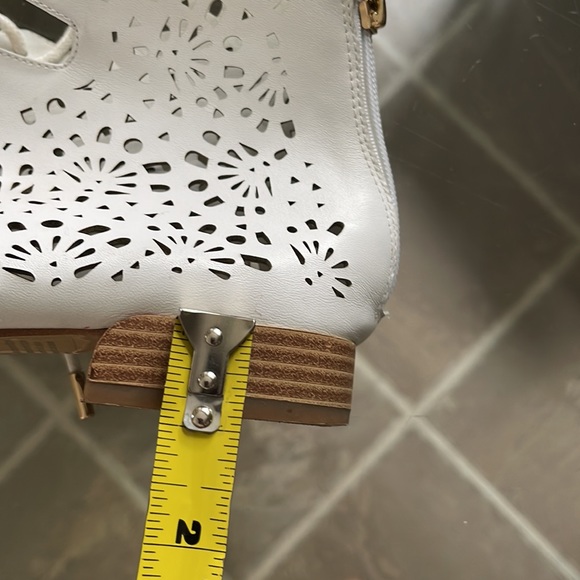 IMNYC, Isaac Mizrahi, lace up, back zip, eyelet booties,1” heel, EUC - Picture 7 of 9